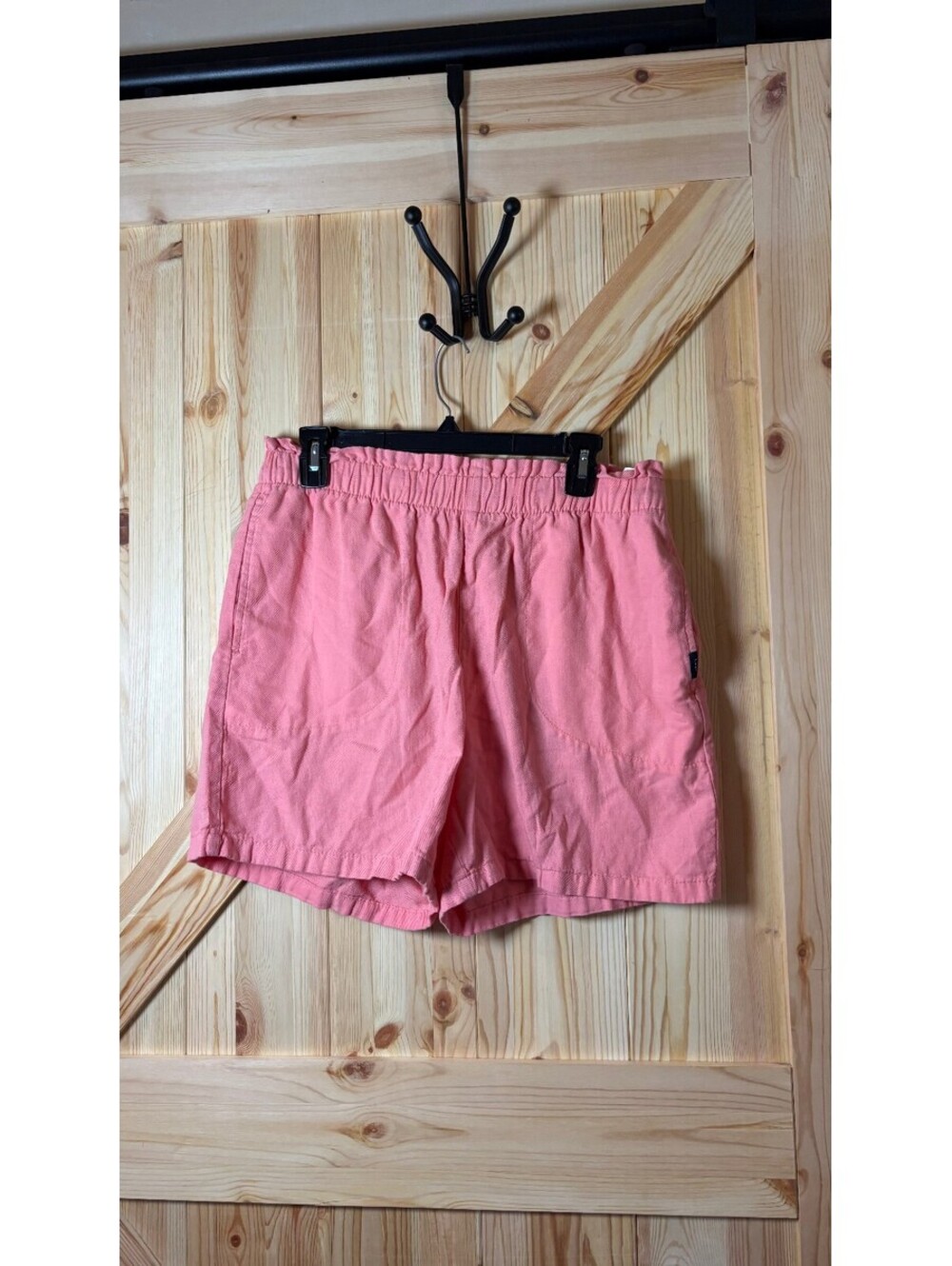 Lee Women's Pinkish Peach Cotton Linen Blend Shorts Medium